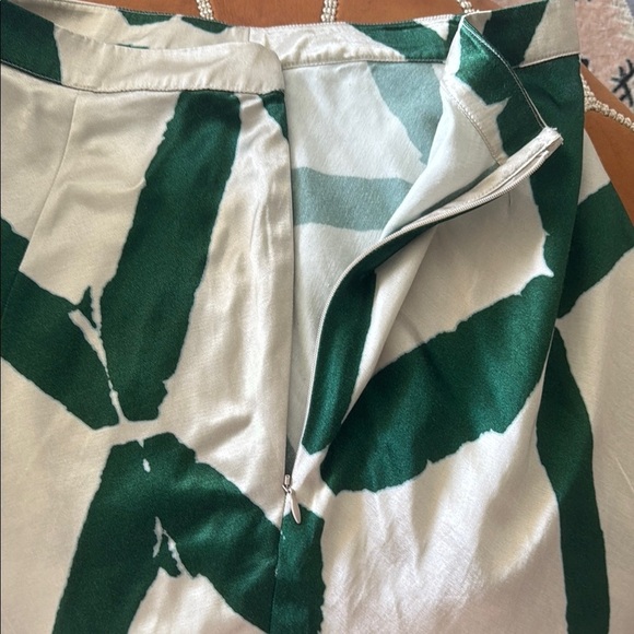 Figue NWT 6 Green and Cream Skirt - Picture 3 of 4